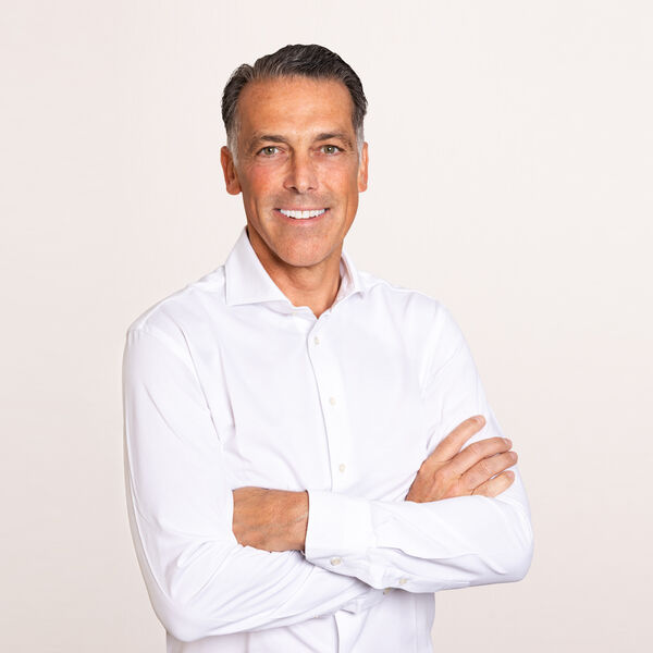 Dr. Sam Vermeire